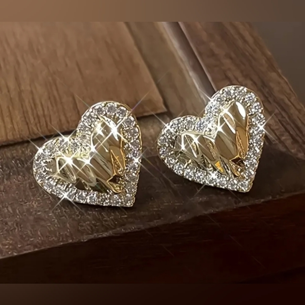 ❤️L $10 Each Or Bundle 4/$20 Elegant Gold Heart Earrings